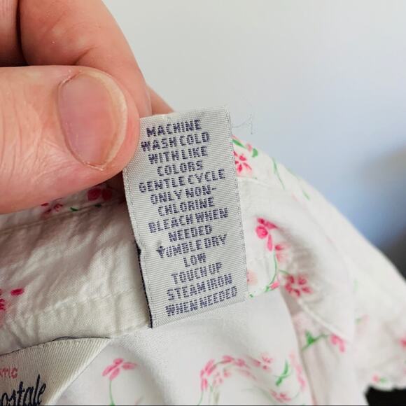 Aeropostale Pink Floral Buttondown Shirt, Size XS - Picture 5 of 5